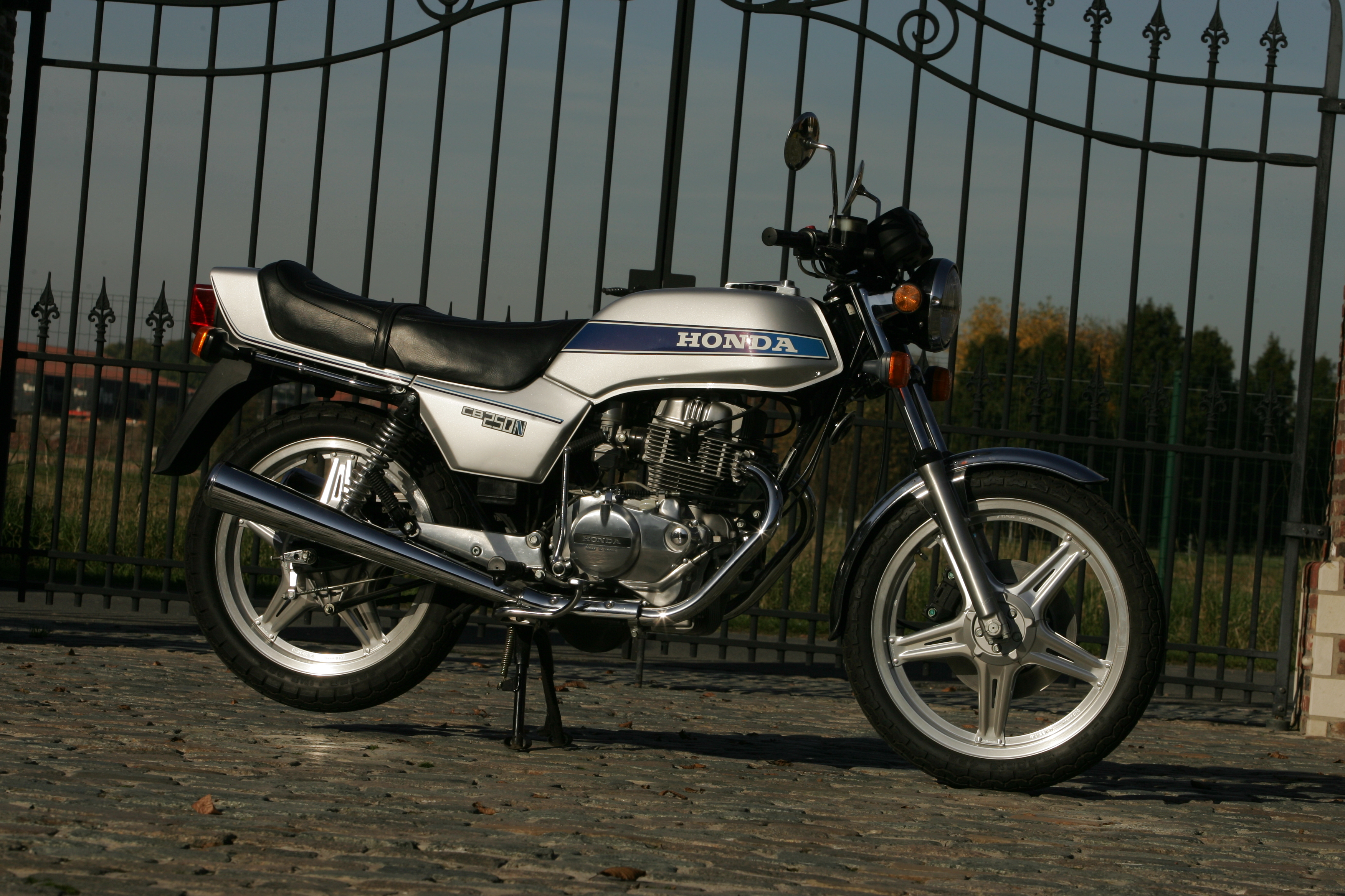 Honda CB250N