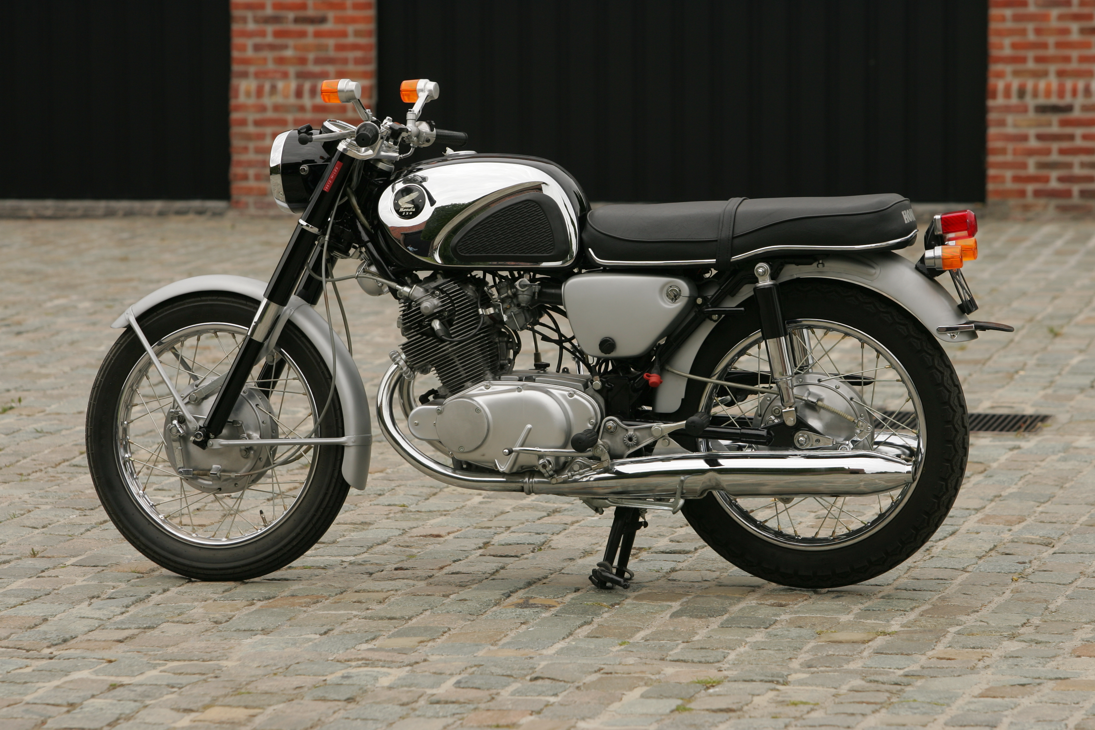 Honda CB72