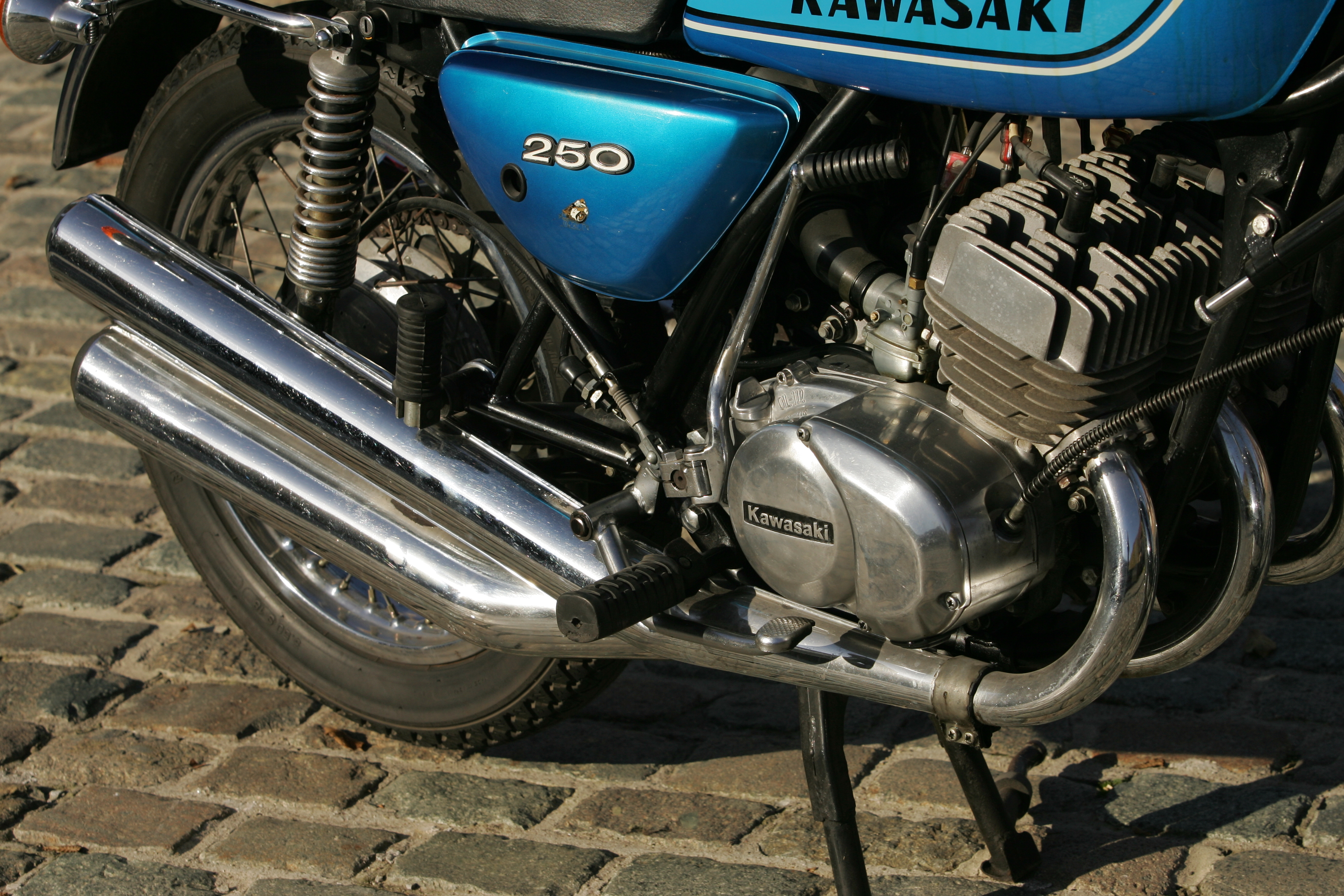 Kawasaki S1 1975