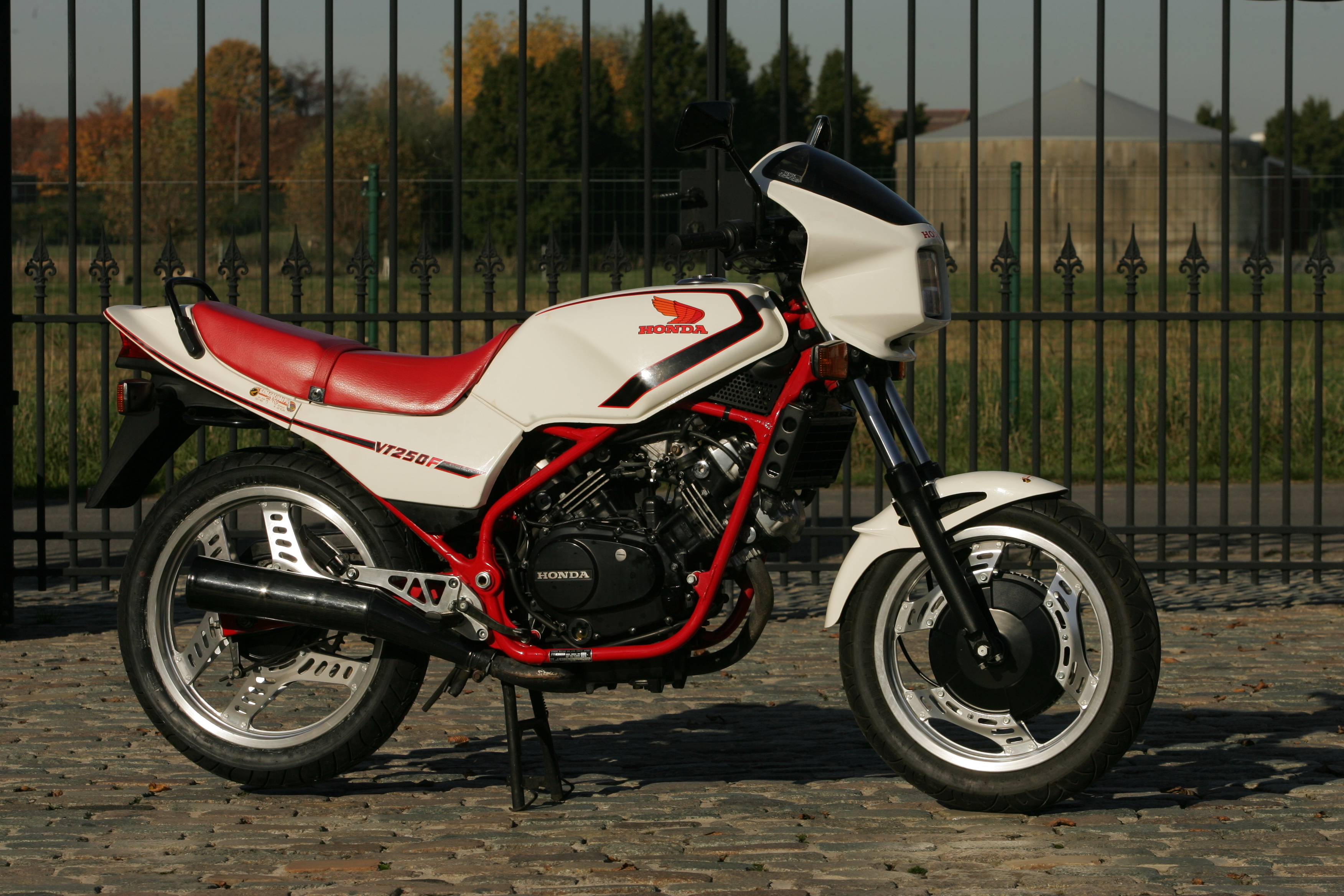 VT250F