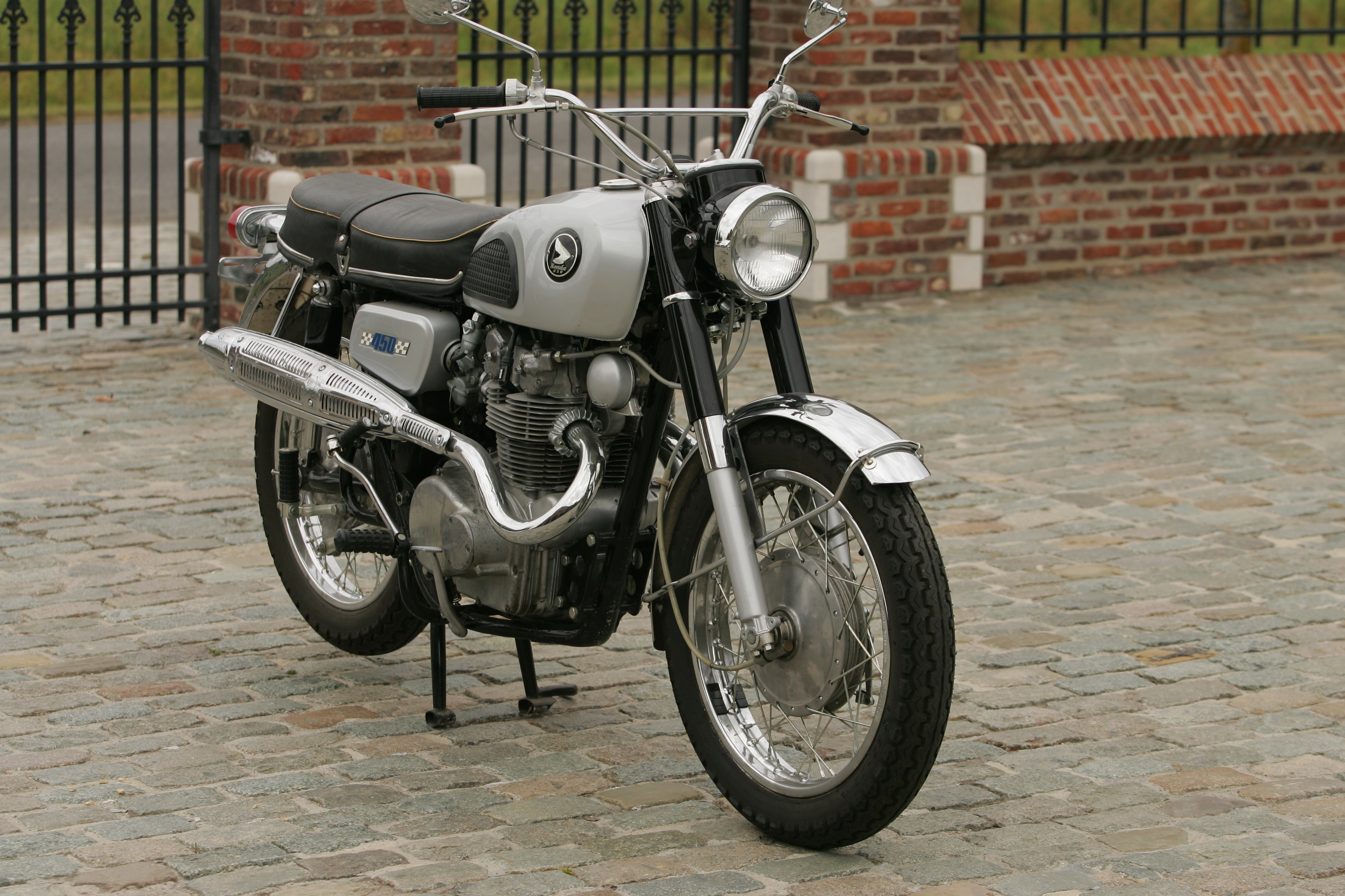 Honda CB 450 D